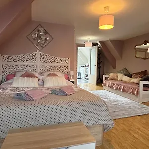 https://le-grenier-appartement-de-charme-centre-historique.inbrittany.com