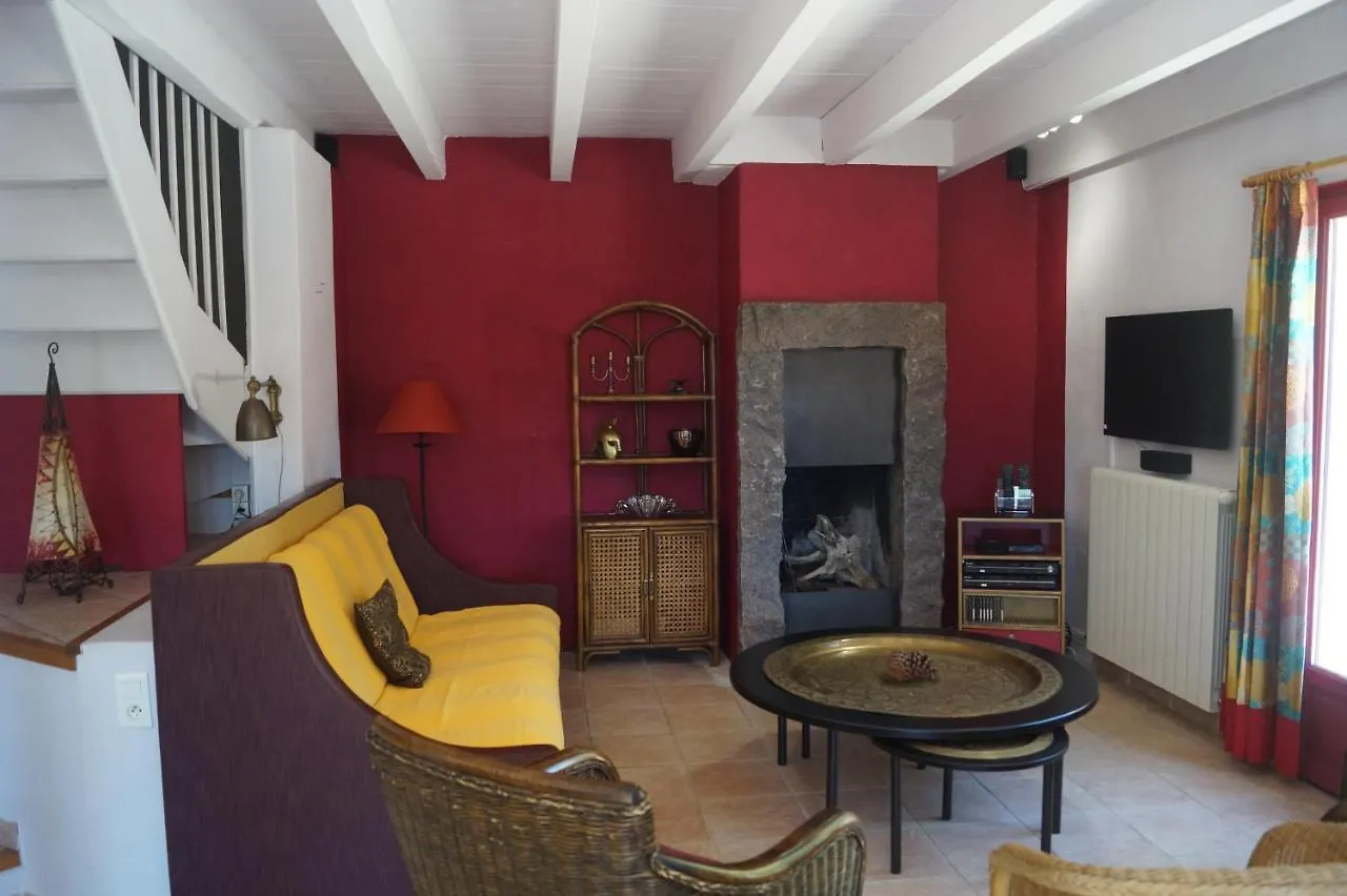 Villa Champie Pradons 0*,  France